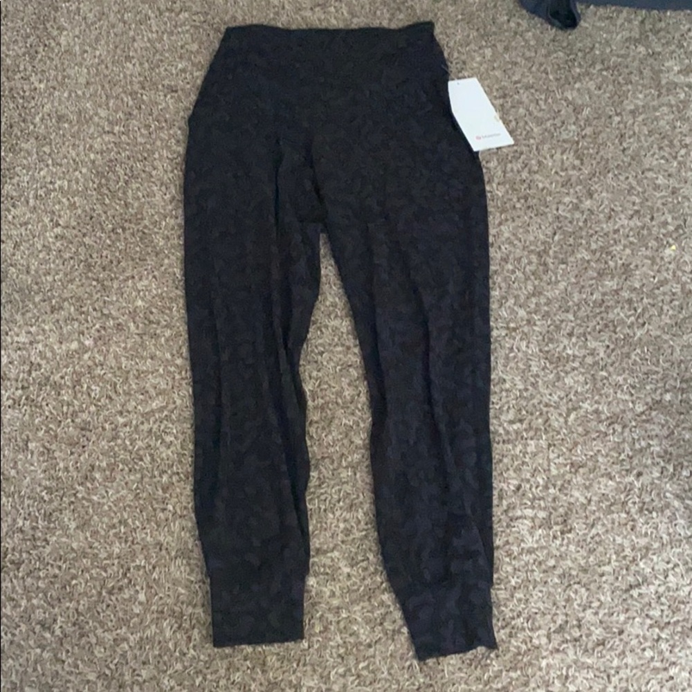 Lululemon Align Joggers size 6
